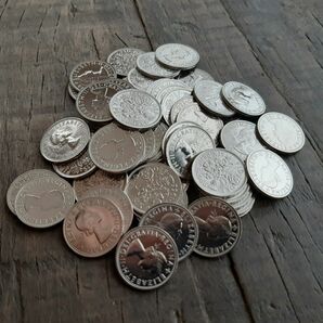 50枚セット 幸せのシックスペンス イギリス1954年~1967年の盛り合わせです。ラッキー6ペンス 英国コイン 美品です 本物