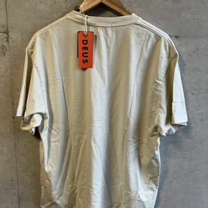 新品 デウスエクスマキナ Tシャツ タグ付き 定価Deus Ex Machina ロゴTシャツ ポルトガル製 サイズMの画像5