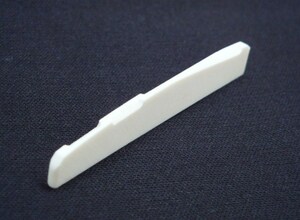 ♪ 牛骨整形サドル(シェイプドサドル)　厚み2.7ｍｍ×幅72ｍｍ×高さ11.5mm　