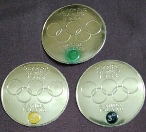 イギリス　スコットランド　サンダ島　1964 東京オリンピック　3完　変形　円形　メダル型　アルミ？　金箔処理？　未使用糊あり