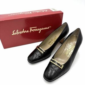 ＊ 良品 箱付き イタリア製 '高級婦人靴' Salvatore Ferragamo サルヴァトーレフェラガモ 本革 ゴールド金具 ヒール パンプス 6.5D 23.5cm