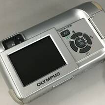 BF9/67　OLYMPUS オリンパス X-200 デジタルカメラ 通電確認済 ジャンク品 部品取り用 中古品_画像4