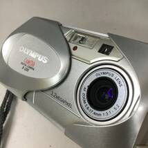 BF9/67　OLYMPUS オリンパス X-200 デジタルカメラ 通電確認済 ジャンク品 部品取り用 中古品_画像3