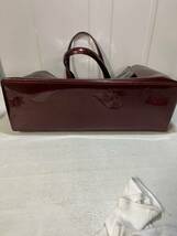 【中古品】LOUIS VUITTON ルイヴィトン ヴェルニ ウィルシャー トートバッグ バッグ収納袋付き_画像3