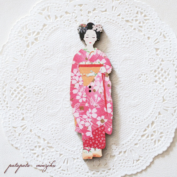 日本図柄 舞妓さん フランス 製 木製ボタン アトリエ ボヌール ドゥ ジュール 雑貨 パタミン ボタン 刺繍 ハンドメイド 小物