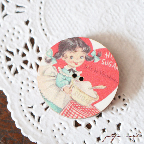 HI SUGARフランス 製 木製ボタン アトリエ ボヌール ドゥ ジュール 女の子 小物 雑貨 パタミン ボタン 刺繍 ハンドメイド
