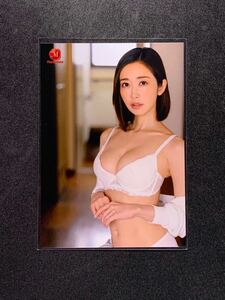 7209 篠田ゆう 生写真 L判 1枚 セクシーアイドル AV女優 マドンナ Madonna 【商品説明を必ずご確認下さい:ヤフオク出品】