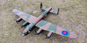 HobbyKingアブロランカスターV2 4発爆撃機EPO 1320ミリメートル（PNF）Avro Lancaster Bomber V2 (引き取りのみ)