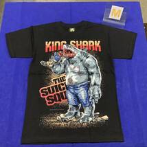 SR2A1. デザインTシャツ　Mサイズ　KING SHARK キングシャーク　スーサイドスクワッド_画像1