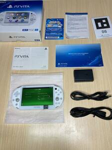 PSVITA2000ホワイト　付属品完備　メモリースティック8GB付き　SONY ソニー　PlayStation Vita 