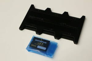オリンパス xD ピクチャーカード OLYMPUS xD Picture Card 32MB と カードホルダー