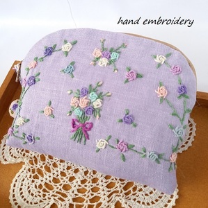 ハンドメイド♪手刺繍　お花のポーチ①　紫　リネン100%