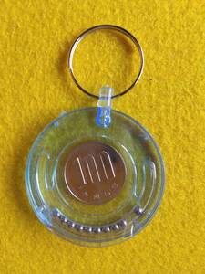★《コインエスケープ》プラスチック製ケース日本入っているコインを取り出すますか？小さな鉄球が邪魔をしてなかなか取り出せません