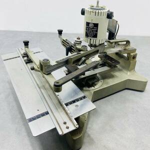 【240105-02】グラボグラフ Gravograph IM2 パンタグラフ彫刻機 平面彫刻機 刻印機 約10kg 通電確認済