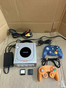 NINTENDO.GAME CUBE.ニンテンドーゲームキューブ.DOL-001 本体.コントローラ.ACアダプタなど.説明にご覧ください