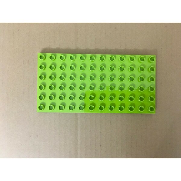 送料込 美品 レゴ デュプロ 基礎板 6×12 黄緑色 薄い 板 プレート ブロック １枚