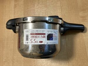 ☆家庭用圧力鍋【3層 底圧力鍋 8合炊 ５.5L PRESSURE COOKER】☆