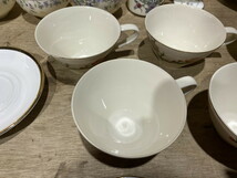 【６－８４】食器 まとめ売り MOMOYAMA/BONE CHINA/SEYEI CHINA/MARUI/LOUIS PITAUD/pierre cardin 等 カップ&ソーサー お皿 等 中古品_画像9