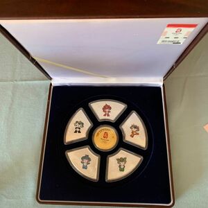 美品　2008年　北京オリンピック公式グッズ　箱入り