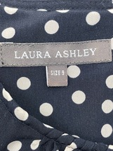 (J01021) ローラアシュレイ LAURA ASHLEY ドットプリント 首元ギャザー ベルト付き ミモレ丈ワンピース 9 ダークネイビー_画像2