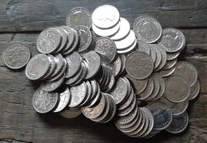 幸せのシックスペンス イギリス 50個セットラッキー6ペンス 本物古銭英国コイン美品です19.5mm エリザベス女王 1953~1967のコインです。