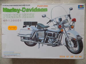 Harley-Davidson FLH1200 POLICE BIKE（TRUMPETER 1/6 SCALE ITEM NO 05301)
