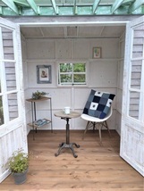 シャビーな木製ガーデンハウス（休憩小屋バージョン、ウッドデッキ付き）組み立てキット_画像5
