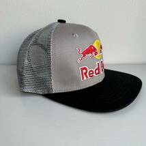 【未使用】Red Bull キャップ 帽子　レッドブル　刺繍入り　野球帽　通気性　アウトドア　メッシュキャップ　男女兼用_画像7