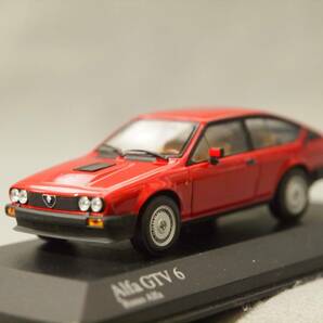 アルファロメオ GTV6 (アルフェッタ GTV) 1983年 Rosso Alfa Minichamps 1/43 400 120140 【箱傷み】の画像2