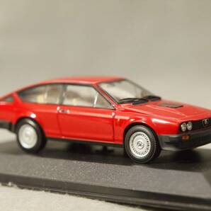 アルファロメオ GTV6 (アルフェッタ GTV) 1983年 Rosso Alfa Minichamps 1/43 400 120140 【箱傷み】の画像4