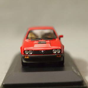 アルファロメオ GTV6 (アルフェッタ GTV) 1983年 Rosso Alfa Minichamps 1/43 400 120140 【箱傷み】の画像3