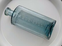アンティーク ガラスボトル メディスンボトル ビンテージ TABLE_SPOONS ブルー 気泡 チップあり 花瓶 フラワーベース_画像6