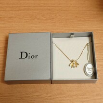 新品未使用 タグ付き 箱付き Dior ネックレス ディオール ハチ 蜂 ゴールド CD ロゴ アクセサリー 金 _画像5