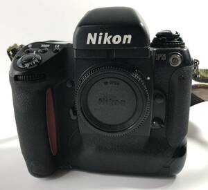 1000円〜■★動作未確認★ Nikon F5 一眼レフフィルムカメラ ボディのみ ストラップ付 ★okoy2346559-261★p6019