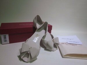 Salvatore Ferragamo Salvatore Ferragamo ribbon slip-on shoes sandals size 5 beige 