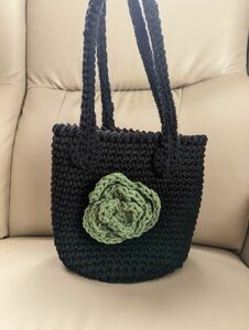 【手編み・ハンドメイド】コットン　ハンドバッグ　立体花モチーフ