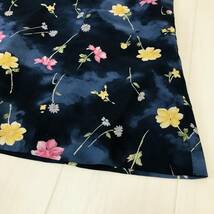 k2758 美品 スカート ミディ丈 薄手 裏地 ウエストゴム 日本製 15号 大きいサイズ ネイビー 花柄 レディース フェミニンフローラルスタイル_画像8
