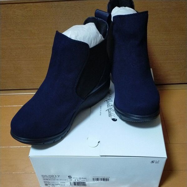 ②新品 ラックラック空飛ぶショートブーツ ネイビーS