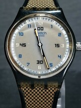 SWATCH スウォッチ AG2003 アナログ クォーツ 腕時計 ベージュ文字盤 ブラック プラスチック製 レザーベルト スケルトン スモールサイズ_画像1