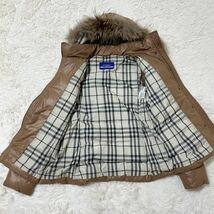 バーバリーブルーレーベル ノバチェック たぬきファー ラクーンファー BURBERRY ダウン フード ジャケット ブラウン 茶色 M 38 2way _画像3