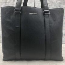 美品 MICHAEL KORS マイケルコース メンズトートバッグ ビジネスバッグ 肩掛け オールレザー 本革 シボ革 ブラック A4◎ PC◎ 大容量 通勤_画像2