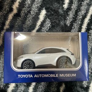 トヨタ クラウン　スポーツ　プルバック ミニカー 