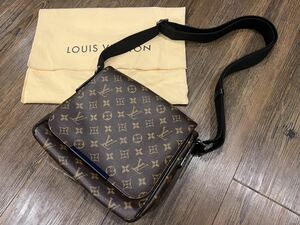 LOUIS VUITTON ルイヴィトン メンズショルダーバッグ・美品