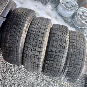 215/70R15溝ありブリヂストン4本セットハイエースワゴン外し　ジムニーパジェログラビアグランドハイエースなど