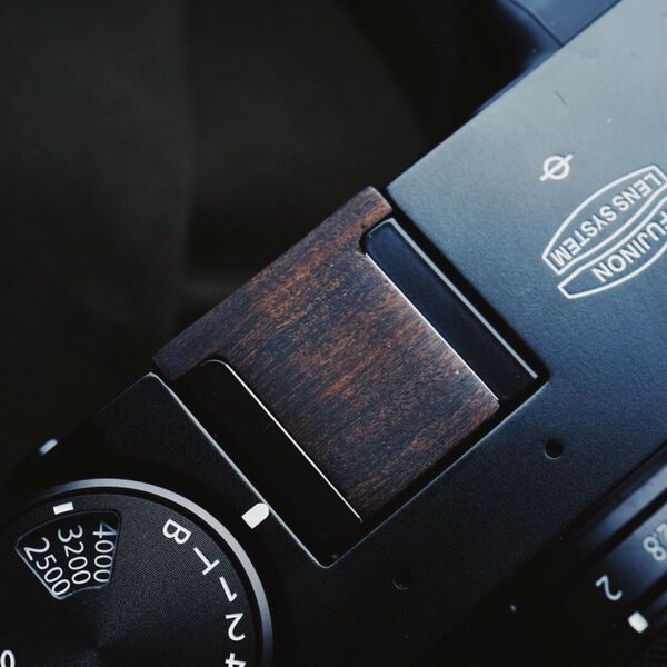社外部品 FUJIFILM 富士カメラ用ホットシューカバー 沈香木製 富士フイルム