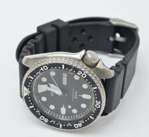 動作品 SEIKO プロフェショナル ダイバー 200M 腕時計 デイデイト 7C43-7010 クォーツ セイコー_画像4