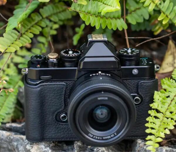 Nikon Zf用 本革カメラカバー 