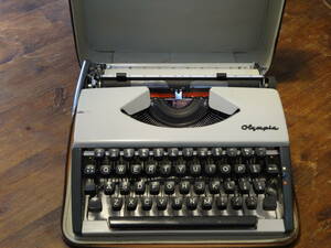 ■ 動作確認済 Olympia SF Deluxe (Model99) タイプライター 欧文キーボード オリンピア 概ね美品 ■
