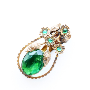 Vintage 1940’s emerald　green glass clipbrooch