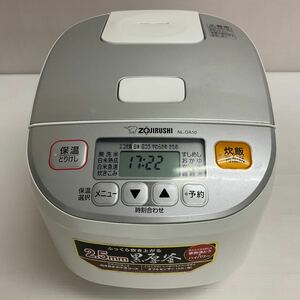 営YY04-100T ZOJIRUSHI 象印 マイコン炊飯ジャー 1.0L NL-DA10 通電確認済 2019年製 黒厚釜 釜底はがれあり 取扱説明書つき